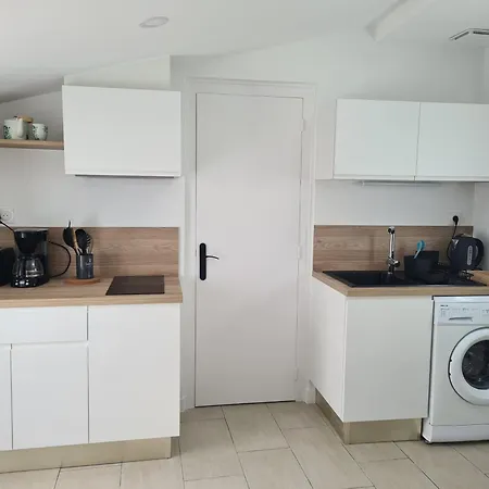 Charmante Maison Renovee Avec Jardin Commun, Proche Et Commerces, Ideale Pour 2 Personnes - Fr-1-426-509 *